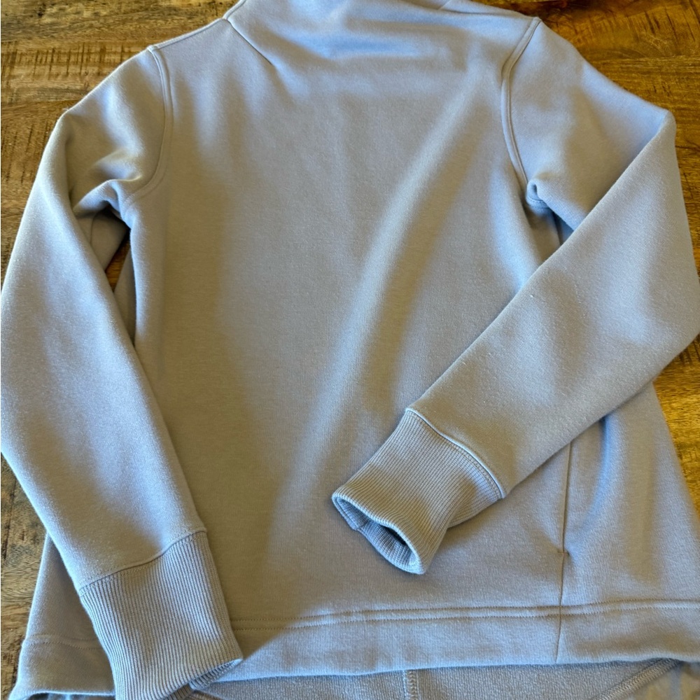 Like new! Athleta Cozy Karma gray sweatshirt